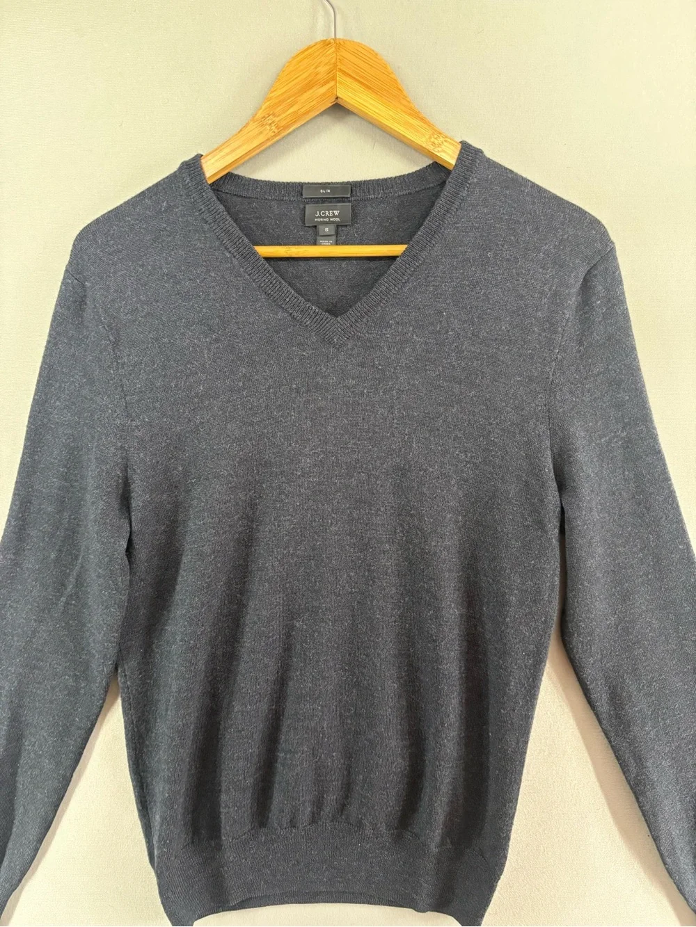 J Crew Merino Wool V Neck Gray Sweater Mens Size Small Classic